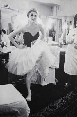 [Морат И., Миллер А. В России]. [Фотоальбом]. New York: The Viking press, 1969.